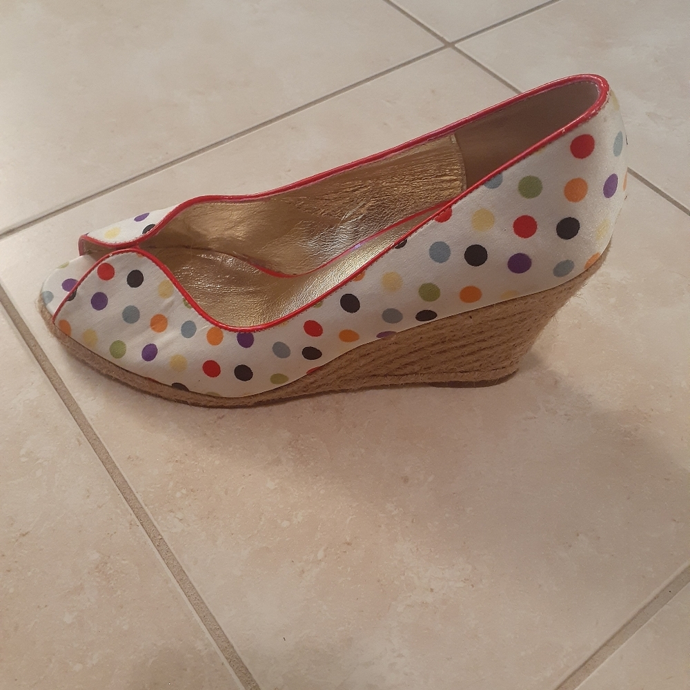 Steve Madden poke a dot shoes